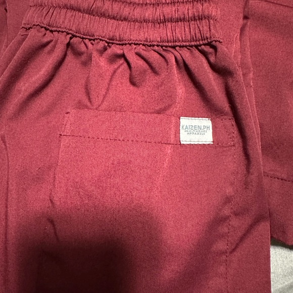 Scrub set- Burgundy color - Picture 6 of 8